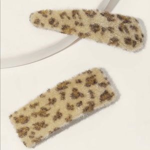 Fuzzy Cheetah Hair Pin 2pcs